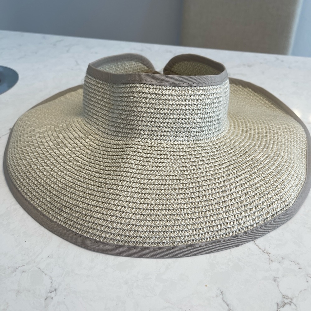 SAN DIEGO HAT COMPANY STRAW VISOR. (#2073). TAN. ADJUSTABLE WITH VELCRO CLOSURE